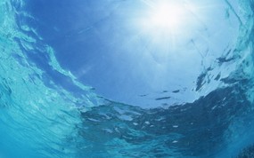 夏日冲绳  冲绳岛图片 阳光穿透海水 冲绳岛的碧海蓝天 风景壁纸