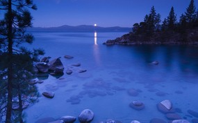 地球瑰宝 大尺寸自然风景壁纸精选 第二辑 Secret Cove by Moonlight Lake Tahoe California 加州 太浩湖月色图片壁纸 地球瑰宝大尺寸自然风景壁纸精选 二 风景壁纸