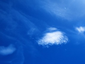  白云朵朵 蓝天白云壁纸 蔚蓝天空-蓝天白云壁纸 风景壁纸