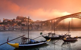 微软必应壁纸 Bing s Best 高清壁纸 葡萄牙波尔图市的杜罗河 River Douro Portugal 微软Windows 7 主题-Bing 高清壁纸 风景壁纸