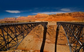 微软必应壁纸 Bing s Best 高清壁纸 Navajo Bridge over Colorado River 微软Windows 7 主题-Bing 高清壁纸 风景壁纸