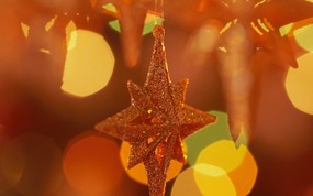 快乐圣诞 壁纸 金色星星 浪漫圣诞挂件图片 Christmas Ornament Decorations 圣诞小装饰摄影 节日壁纸