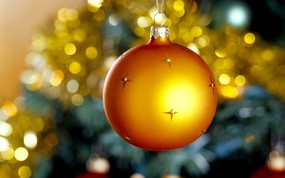  金黄色圣诞节彩球图片 圣诞树彩球图片 五彩圣诞节彩球壁纸 节日壁纸