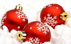  红色圣诞节彩球图片 圣诞树彩球图片 五彩圣诞节彩球壁纸 节日壁纸