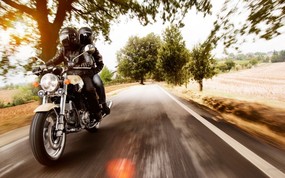 高级大功率摩托跑车宽屏壁纸 壁纸11 高级大功率摩托跑车宽 静物壁纸
