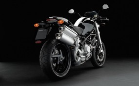 高级大功率摩托跑车宽屏壁纸 壁纸17 高级大功率摩托跑车宽 静物壁纸
