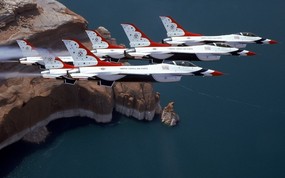 美国空军USAF的雷鸟 USAF Thunderbirds 壁纸8 美国空军USAF的雷 军事壁纸