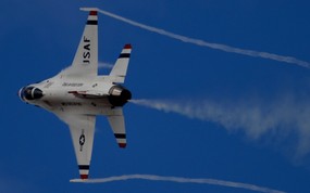美国空军USAF的雷鸟 USAF Thunderbirds 壁纸43 美国空军USAF的雷 军事壁纸