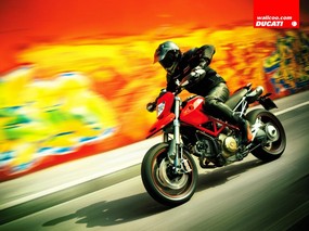 杜卡迪越野摩托车壁纸 汽车壁纸