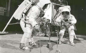One Giant Leap for Mankind  Apollo 11 Crew During Training Exercise 阿波罗11号地面练习 阿波罗11号登月40周年纪念壁纸 人文壁纸