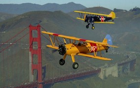 文化之旅  Stearman N2 S Trainer and the Golden Gate Bridge San Francisco California 飞越旧金山金门大桥图片壁纸 地理人文景观壁纸精选 第四辑 人文壁纸