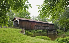 文化之旅  Benetka Road Covered Bridge Ashtabula County Ohio 俄亥俄州 阿士塔布拉县的廊桥图片壁纸 地理人文景观壁纸精选 第四辑 人文壁纸