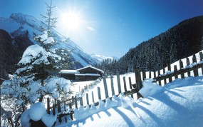 滑雪圣地 阿尔卑斯山度假壁纸 雪山小屋图片壁纸 滑雪圣地阿尔卑斯山度假壁纸 人文壁纸