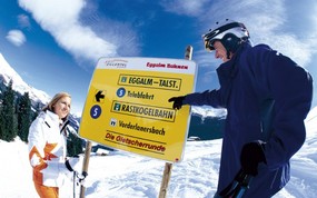 滑雪圣地 阿尔卑斯山度假壁纸 滑雪指示牌图片壁纸 滑雪圣地阿尔卑斯山度假壁纸 人文壁纸