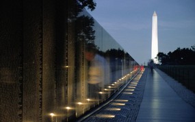 文化之旅 地理人文景观壁纸精选 第二辑 The Vietnam Memorial and Washington Monument Washington DC 华盛顿 越战纪念碑图片壁纸 文化之旅地理人文景观壁纸精选 第二辑 人文壁纸