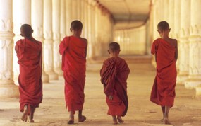 文化之旅 地理人文景观壁纸精选 第二辑 Young Buddhist Monks Cambodia 柬埔寨 年幼僧侣图片壁纸 文化之旅地理人文景观壁纸精选 第二辑 人文壁纸