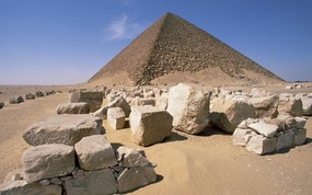 文化之旅 地理人文景观壁纸精选 第一辑 White Pyramid of King Snefru Dahshur Egypt 埃及 斯奈魯夫金字塔图片壁纸 文化之旅地理人文景观(一) 人文壁纸