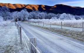 文化之旅 地理人文景观壁纸精选 第一辑 Winter Morning Sparks Lane Cades Cove Great Smoky Mountains National Park Tennessee 田纳西州 大烟山国家公园冬季图片壁纸 文化之旅地理人文景观(一) 人文壁纸