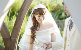  白色新娘 花园里的婚礼图片 花园里的白色婚礼-婚纱摄影壁纸 摄影壁纸