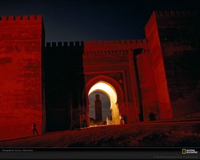 国家地理色彩专题 Life in Color Red 生活中的红色 摩洛哥的清真寺 拱形门呈现出伊斯兰教月牙型传统符号Moroccan Mosque 国家地理色彩专题Life in ColorRed 生活中的红色 月历壁纸