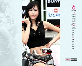  6月壁纸 美腿车模桌面壁纸 YAHOO韩国六月月历壁纸 月历壁纸